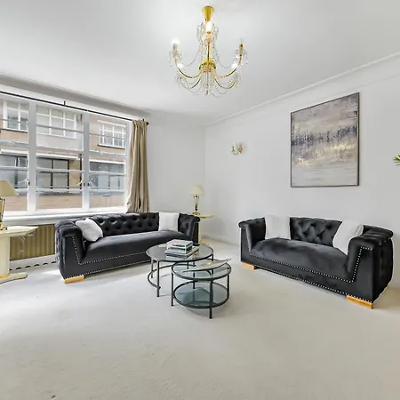 The Knightsbridge Deluxe Apt